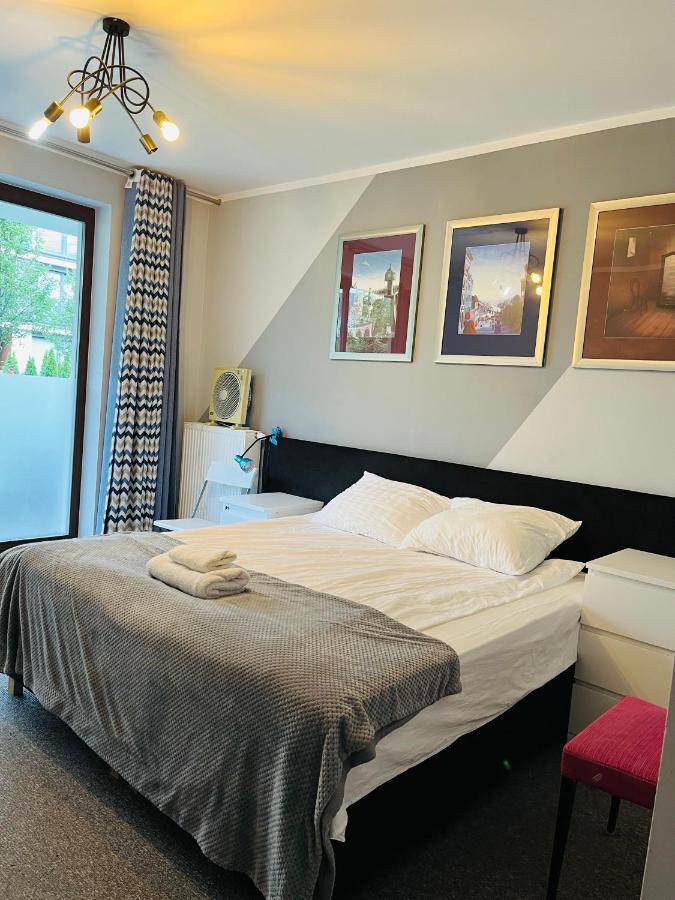Airport Comfy Guest Home Warszawa Eksteriør bilde