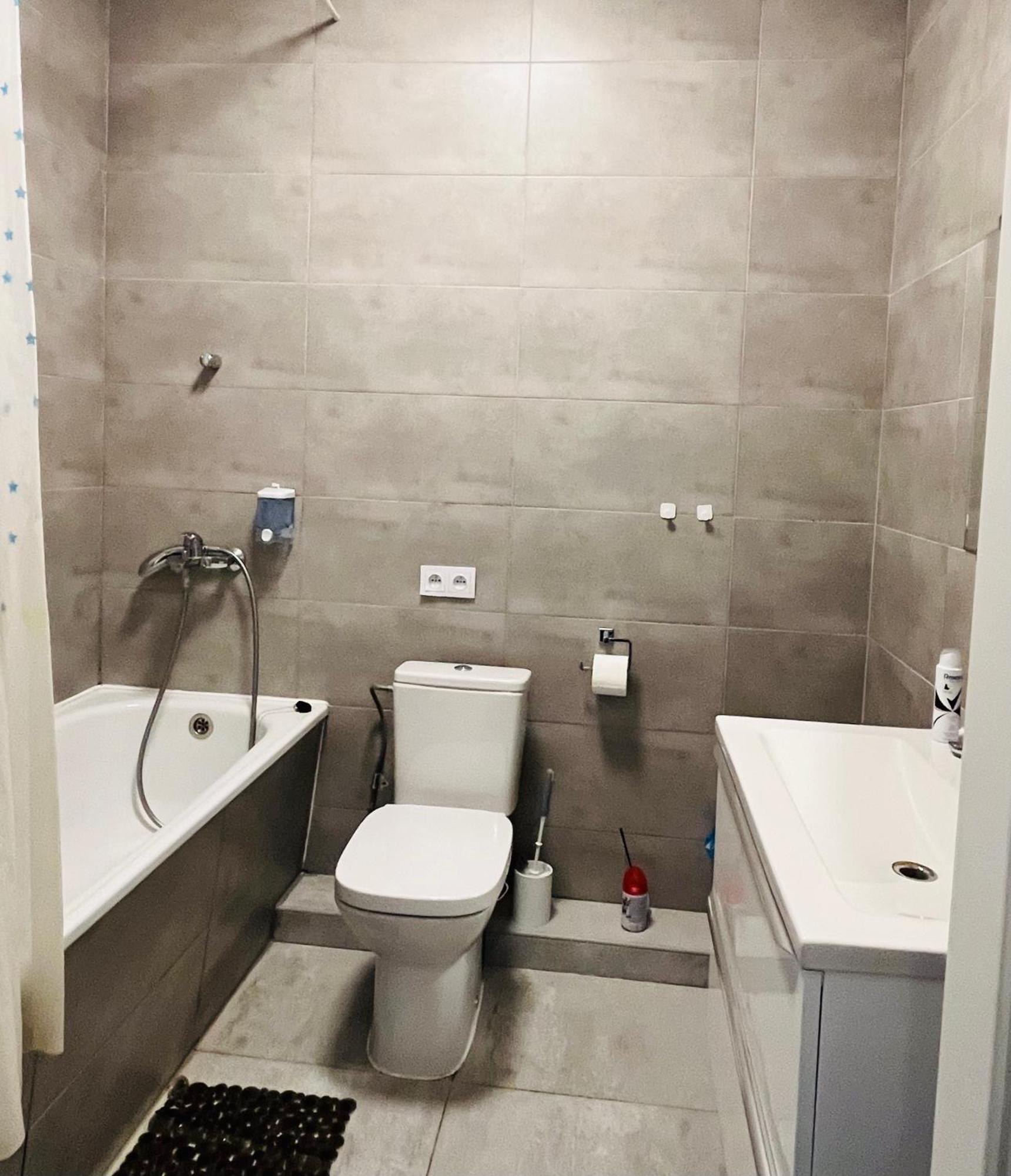 Airport Comfy Guest Home Warszawa Eksteriør bilde